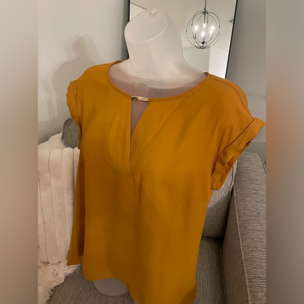 Blouse - Picture 2 of 8